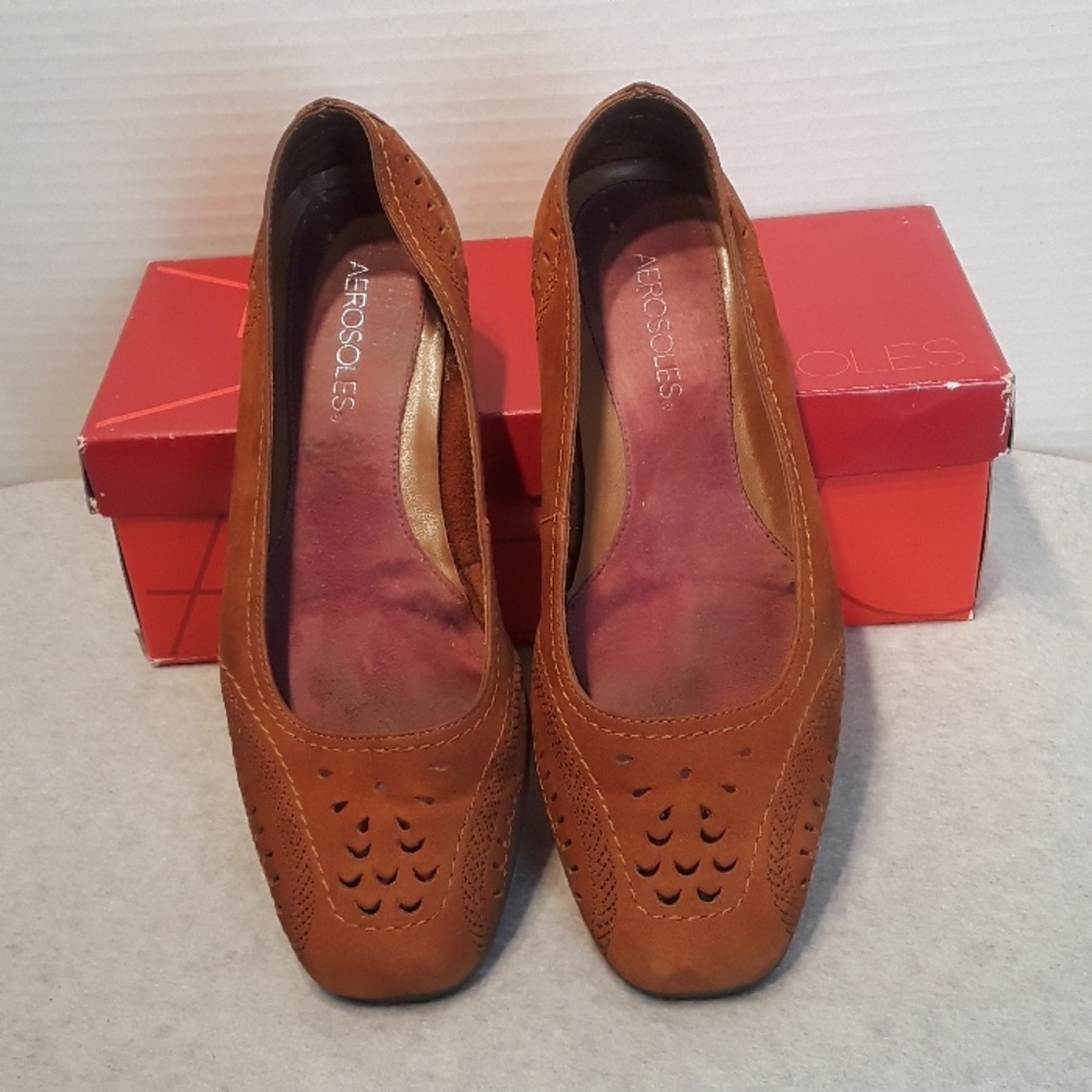 Aerosoles flats with decorative cutouts.